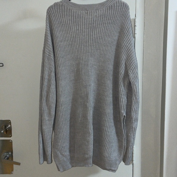 Pretty little thing sweater - Picture 4 of 4